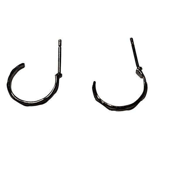 Elegant Textured Hoop Earrings Silver Tone Classic Minimalist Fashion Jewelry - Picture 2 of 3